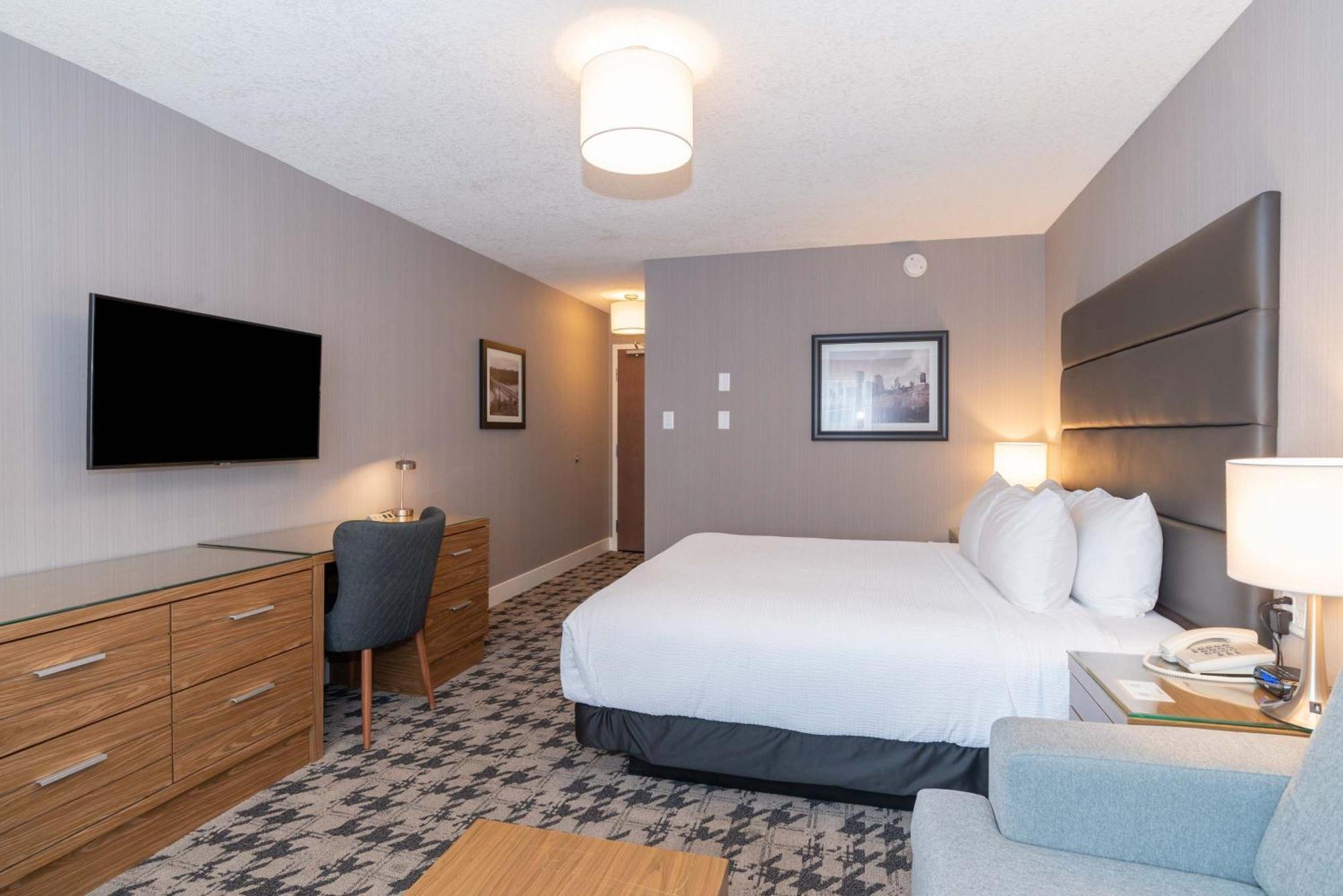 Sandman Hotel Edmonton West Exterior photo