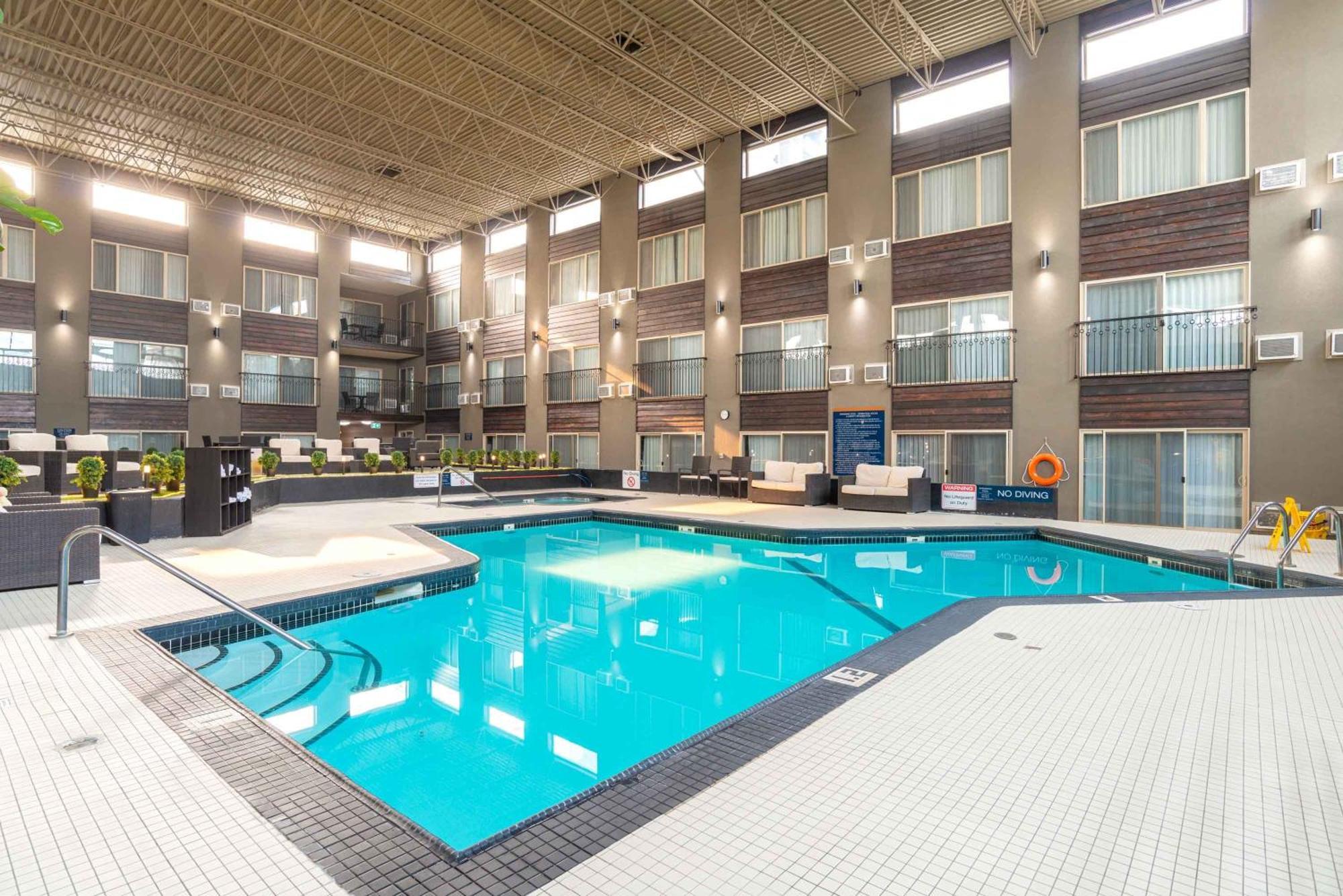 Sandman Hotel Edmonton West Exterior photo