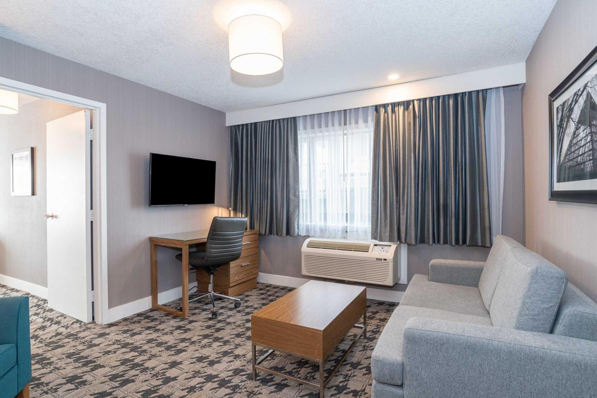 Sandman Hotel Edmonton West Exterior photo