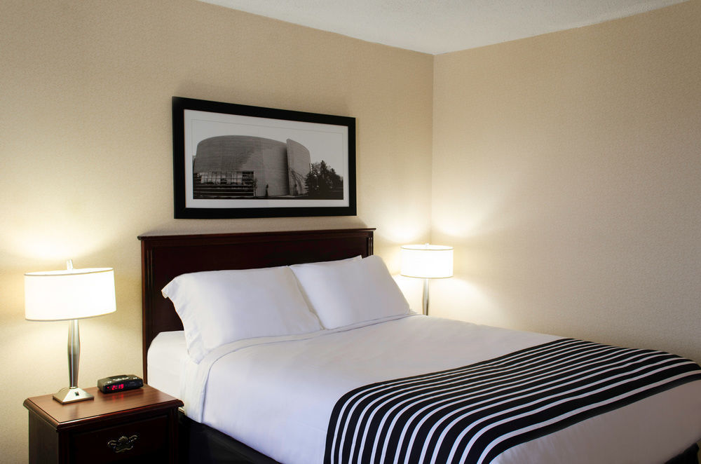 Sandman Hotel Edmonton West Exterior photo