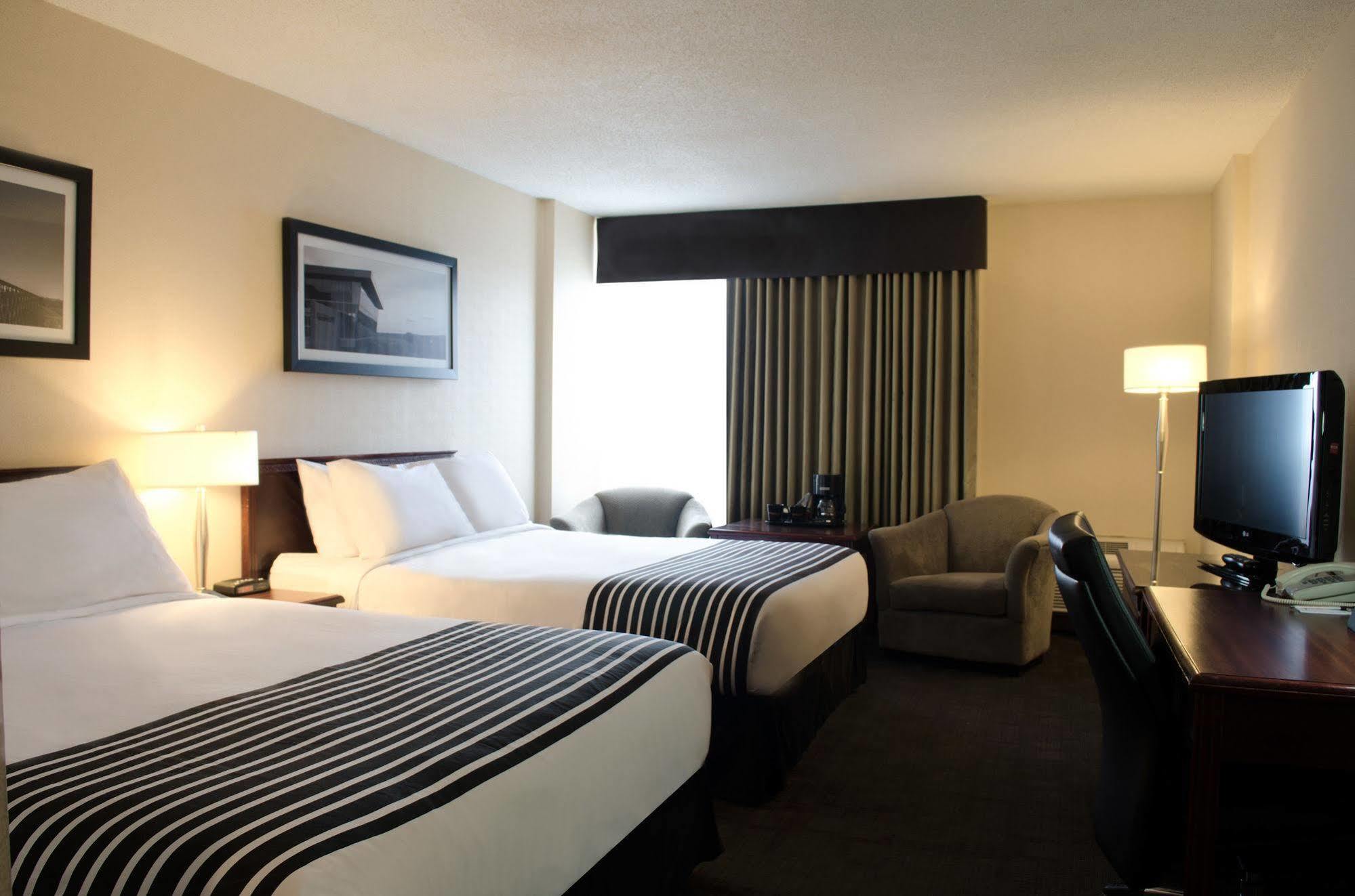Sandman Hotel Edmonton West Exterior photo