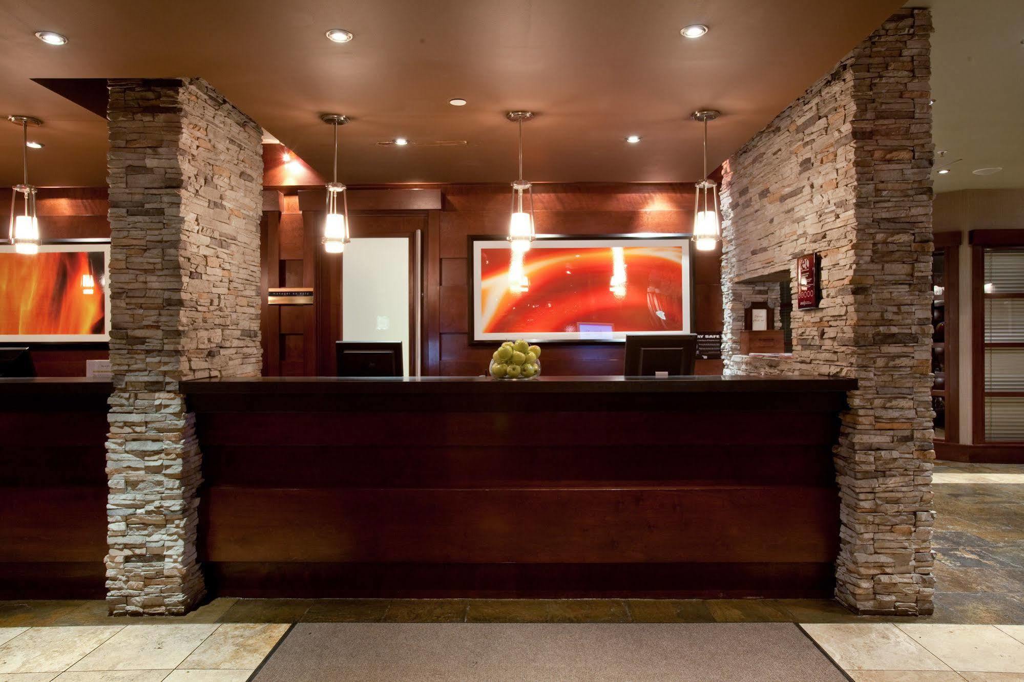 Sandman Hotel Edmonton West Exterior photo